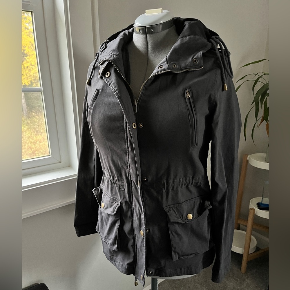 Stretchy Women’s jacket with hood